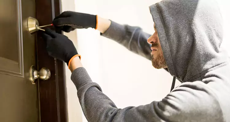 Emergency Motel Lock Repairs—Available 24/7 in East Lake, FL